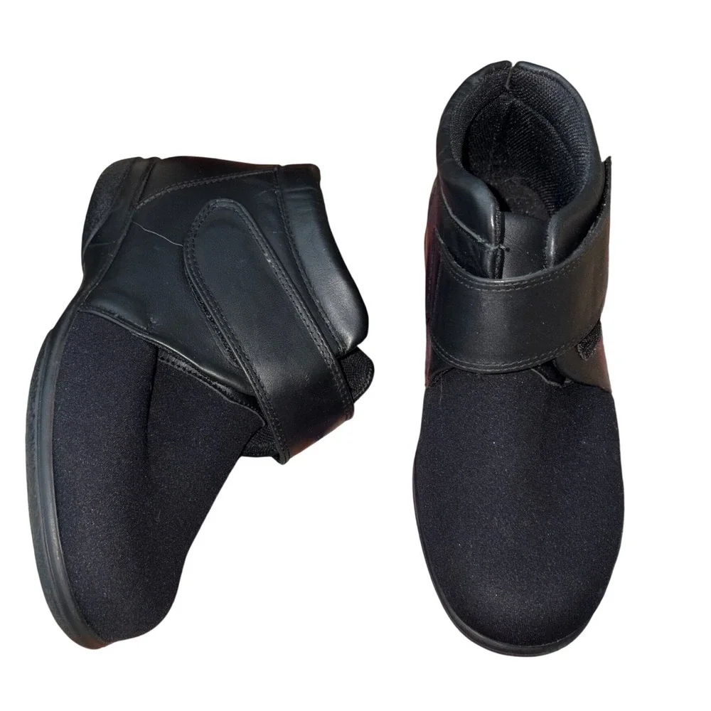 Cosyfeet sz 7 US  EU 38 ‎ Julia Boots in Black